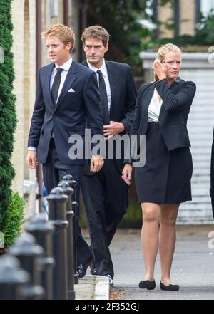 Photo du dossier montre : Duke Westminster (7e) Hugh Grosvenor, et Dan Snow et la femme Lady Edwina Snow Photo de Gavin Rodgers/ Pixel8000 Banque D'Images