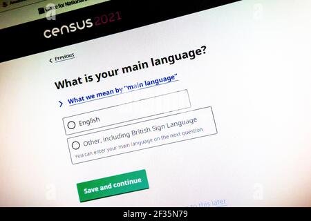 Écran d'ordinateur présentant des questions sur la langue du Recensement du Royaume-Uni 2021 organisé par l'Office for National Statistics. Banque D'Images