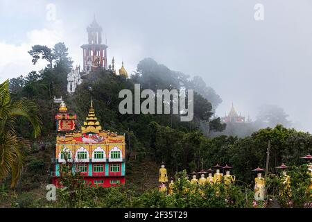 Monastère de Taung pu lu à Mindat en Birmanie Banque D'Images