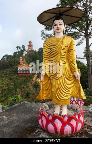 Monastère de Taung pu lu à Mindat en Birmanie Banque D'Images