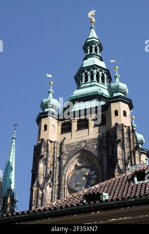 Cathédrale Saint-Vitus Château de Prague République tchèque, dominant le ciel Banque D'Images