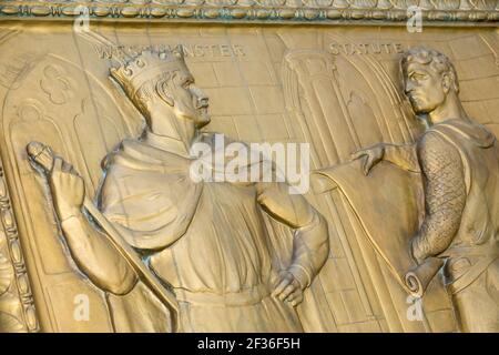 Washington DC, Cour suprême, panneau de porte en bronze sculpture de relief John Donnelly Statut de Westminster, Banque D'Images