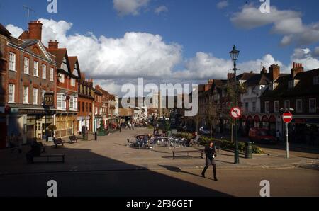 VUE GÉNÉRALE DE LA RUE PRINCIPALE À HENLEY SUR THAMES.9 Mars 2007 TOM PILSTON Banque D'Images