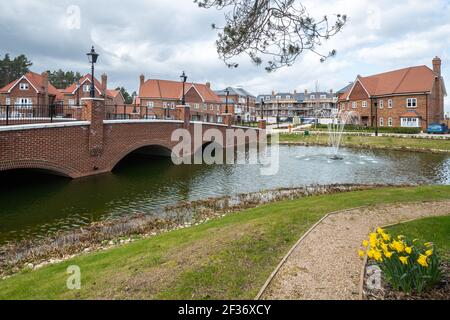 Hartland Village, nouveau développement de logements près de Fleet dans le Hampshire, Angleterre, Royaume-Uni Banque D'Images