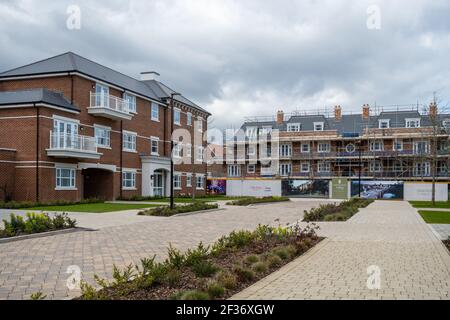 Hartland Village, nouveau développement de logements près de Fleet dans le Hampshire, Angleterre, Royaume-Uni Banque D'Images