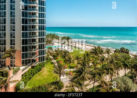Paysage de Sunny Isles Beach, est une ville située dans le comté de Miami, Floride, États-Unis Banque D'Images