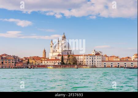 Arrière de la basilique Santa Maria della salutation de la Canale della Giudecca à Venise en Vénétie, Italie Banque D'Images