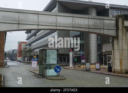 Studios de cinéma Babelsberg à Berlin Potsdam - VILLE DE BERLIN, ALLEMAGNE - 11 MARS 2021 Banque D'Images