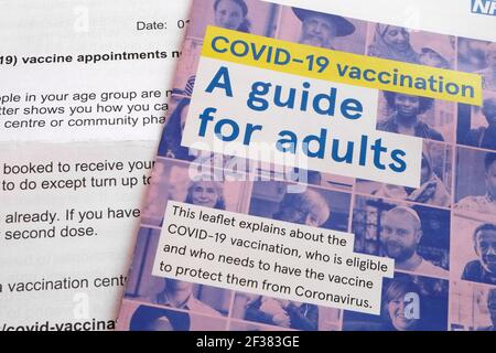 NHS Covid-19 Guide de vaccination pour adultes Royaume-Uni Banque D'Images