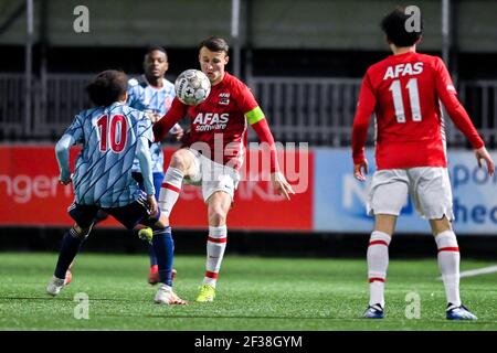 ALKMAAR, PAYS-BAS - MARS 15: Kian Fitz-Jim de Jong Ajax, Peer Koopmeiners de Jong AZ pendant le match néerlandais de Keukenkampidicoenie entre AZ U23 a Banque D'Images