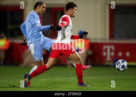 UTRECHT, PAYS-BAS - MARS 15: Ruben Kluivert du FC Utrecht U23 et Fode Fofana du PSV U23 pendant le match Keuken Kampioen Divisiie entre le FC Utrec Banque D'Images