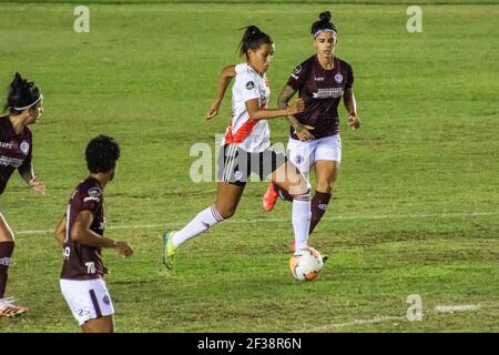 Buenos Aires, Argentine. 15 mars 2021. Giuliana Gonzalez (#13 River) pendant le match entre River plate et Ferroviaria au stade Nuevo Francisco Urbano à Moron, Buenos Aires, Argentine. Crédit: SPP Sport presse photo. /Alamy Live News Banque D'Images