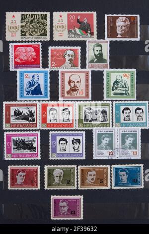 05.03.2021 Istanbul Turquie - Collection bulgare de timbres-poste vers 1965 - 1978 - page 2. Tampon utilisé et annulé Banque D'Images