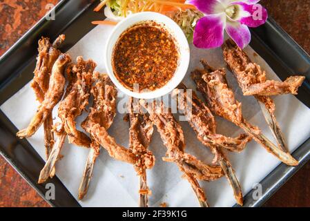 Bouche de canard frite, tête de canard cuite à la nourriture cuisine traditionnelle thaïlandaise et chinoise Banque D'Images