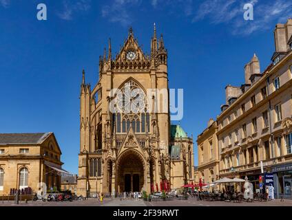 Metz (nord-est de la France) : cathédrale de Metz ou cathédrale Saint-Étienne (cathédrale Saint-Étienne-de-Metz), style gothique flamboyant Banque D'Images