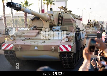 Doha, Qatar - 18 décembre 2017: Performance militaire sur la parade de la Journée nationale sur la Corniche. Banque D'Images