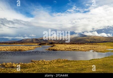 Vue sur Pen y Fan et Corn du depuis Mynydd Balises Brecon communes Iltyd Banque D'Images