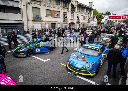 Grille de départ GRID 76 PROST Nicolas (fra), REDELE Jean-Charles (fra), Alpine A110 Team Bodemer Auto, 07 COURROYE Pierre (fra), WALLGREN Rodolphe, Alpine A110 Team Speed car, lors du Grand Prix de Pau 17, France du 19 au 2019 mai à Pau City - photo Antonin Vincent / DPPI Banque D'Images