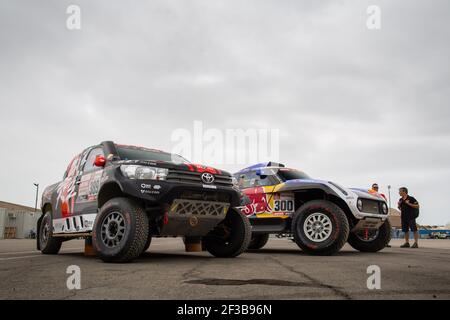 389 ZHITAO He (chn), ZHAO Kai (chn), Toyota, Yong Racing Team, Groupe T1, Classe 1, Auto, 300 SAINZ Carlos (spa), CRUZ Lucas (spa), Mini, X-RAID Mini JCW Team, Groupe T1, classe 4, Auto, pendant le Dakar 2019, scrutateurs, vérifications, Pérou, Lima, Du 4 au 5 janvier - photo Antonin Vincent / DPPI Banque D'Images