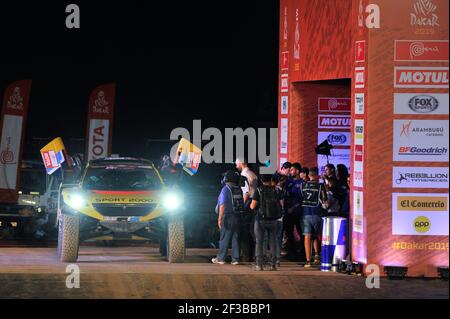 325 LACHAUME Pierre (FRA), POLATO Jean-Michel (FRA), Peugeot, pH-Sport, Groupe T1, Classe 4, Auto, action pendant le Dakar 2019, Start Podium, Podium de Départ, Pérou, Lima, Le 6 janvier - photo DPPI Banque D'Images