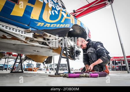 Mécaniques 386 LIANG Yuxiang (chn), KOU Hongtao (chn), Toyota, Yong Racing Team, Groupe T1, Classe 1, Auto, action pendant le Dakar 2019, jour de repos Arequipa, pérou, le 12 janvier - photo Antonin Vincent / DPPI Banque D'Images