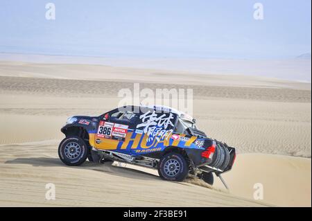 386 LIANG Yuxiang (chn), KOU Hongtao (chn), Toyota, Yong Racing Team, Groupe T1, Classe 1, Auto, action pendant la Dakar 2019, Stage 9, Pisco - Pisco, pérou, le 16 janvier - photo DPPI Banque D'Images