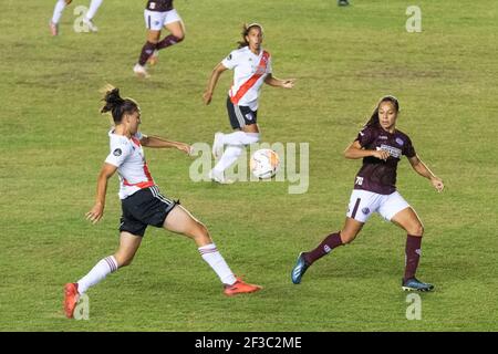 Moron, province de Buenos Aires, Argentine. 15 mars 2021. SPORTS.- 15 mars 2021. Moron, province de Buenos Aires, Argentine.- River plate (ARG) et Ferroviaria (Brésil) jouent les derniers quarts de la femme de football CONMEBOL Copa Libertadores, au stade Deportivo Moron à Moron, province de Buenos Aires, Argentine, le lundi 15 mars, 2021. Credit: Julieta Ferrario/ZUMA Wire/Alay Live News Banque D'Images