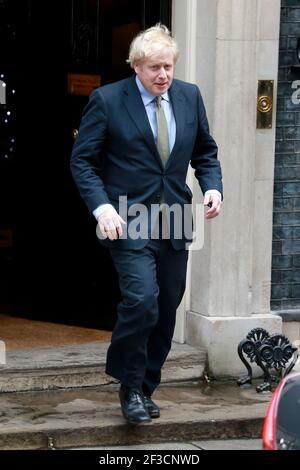 LONDRES, ROYAUME-UNI - 17 février 2021 : Boris Johnson quitte la rue numéro 10 Downing Street le 13 décembre 2019 à Londres, Angleterre. Banque D'Images