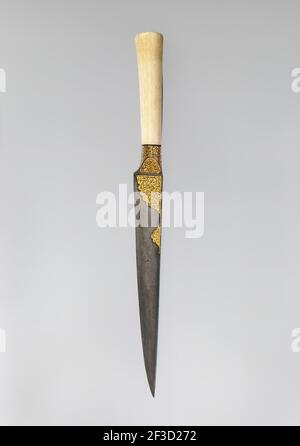 Couteau à manche ivoire et inscriptions Qur'anic, Iran, début du XIXe siècle. Banque D'Images
