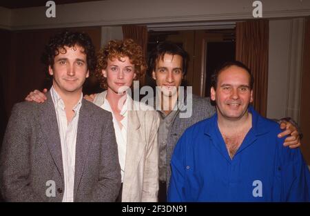 Mark Linn-Baker, Bronson Pinchot, Lisa Cutter et Ernie Sabella 1986 crédit: Ralph Dominguez/MediaPunch Banque D'Images