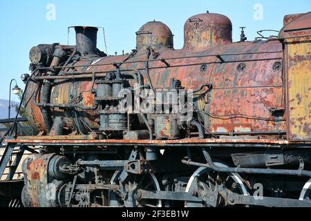 Diverses locomotives attendent la restauration, situé au site historique national de Steamtown situé sur 62.48 hectares dans le centre-ville de Scranton, Pennsylvanie, États-Unis, le site historique national de Steamtown est un musée de chemin de fer avec de nombreuses locomotives et matériel roulant dans diverses étapes de la restauration. Banque D'Images