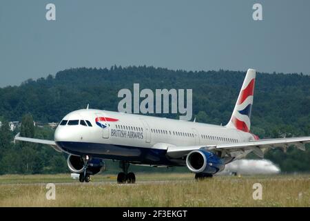 15-03-2021 - avions génériques - G-EUXI - British Airways - Airbus A321. Numéro de série 2536, type 321-231. Premier vol le 26.07.2005, livré à BR Banque D'Images