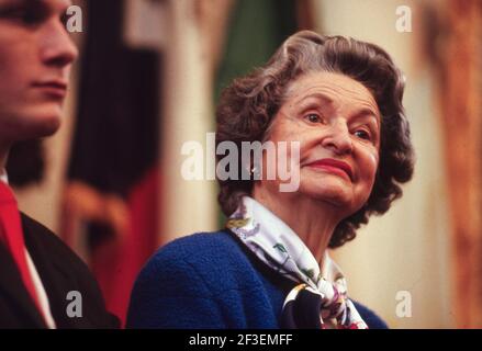 Rétrospective sur la vie de l'ancienne première dame, Lady Bird Johnson pendant ses années au Texas après la mort de l'ancienne présidente Lyndon Baines Johnson le 22 janvier 1973. Cette photo montre Lady Bird dans la salle du Sénat du Texas au début des années 1990. ©Bob Daemmrich Banque D'Images