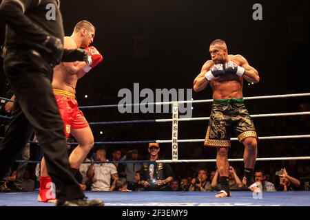 Combat final Kick-Boxing entre Jerome le Banner (FRA) et Lucian Danilencu (ROU) au Havre, Nord de la France le 30 mai 2014 - photo Frederic Lebourg / DPPI - le Banner fait de nouveau la boxe en France après 20 ans en Asie et remportée par Ko au deuxième tour Banque D'Images