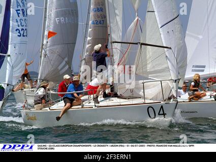 VOILE - CHAMPIONNAT D'EUROPE DE CLASSE J24 - LE CROUESTY / ARZON (FRA) - 01-08/07/2005 - PHOTO : FRANÇOIS VAN MALLEGHEM / DPPI STOUCHE (GBR) Banque D'Images