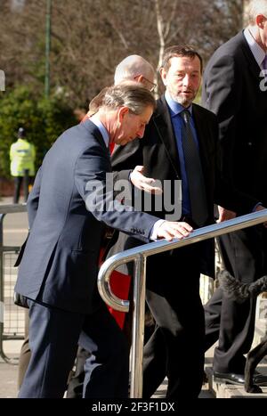 DAVID BLUNKETT ET PRINCE CHARLES À L'HÔTEL DE VILLE DE BRANT POUR LA PREMIÈRE CÉRÉMONIE DE CITOYENNETÉ BRITANNIQUE POUR IMIGRANTS.26/2/04 PILSTON Banque D'Images