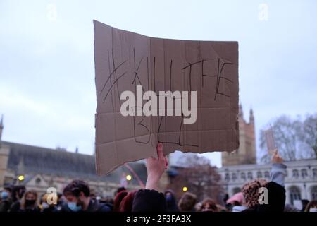 WESTMINSTER, LONDRES - 16 MARS 2021 : manifestation sur la place du Parlement contre les nouvelles lois anti-protestation qui sont actuellement débattues au Parlement Banque D'Images