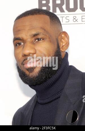 NEW YORK, NY - DÉCEMBRE 12 : sportif de l'année LeBron James assiste à la cérémonie sportive de l'année 2016 au Barclays Center de Brooklyn le 12 décembre 2016 à New York. Photo de : John Palmer/MediaPunch Banque D'Images