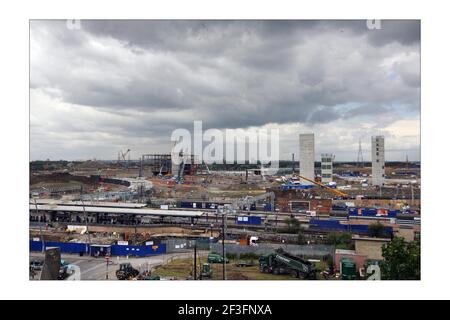 Vue sur le nord-ouest depuis le parking public de Stratford au-dessus de l' Gare de Stratford en direction du site olympique de Londres.photo de David Sandison l'indépendant 8/7/2008 Banque D'Images