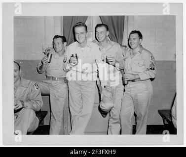 Vintage Photograph, soldat des États-Unis se détendant au Camp Huckstep, Égypte, Seconde Guerre mondiale, 1944 Banque D'Images