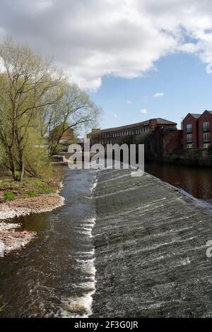 Kelham weir sur la rivière Don Sheffield England UK Banque D'Images