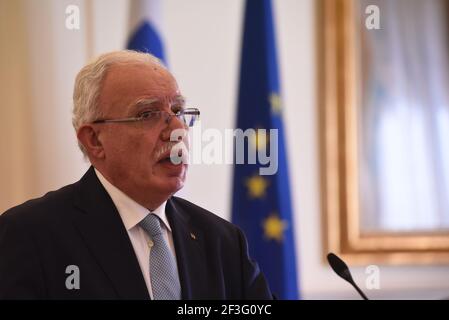 Athènes, Grèce. 16 mars 2021. Riyad al-Maliki Ministre des Affaires étrangères de l'Autorité nationale palestinienne, au cours des déclarations à la presse avec le Ministre grec des Affaires étrangères Nikos Dendias. (Photo par Dimitrios Karvountzis/Pacific Press) crédit: Pacific Press Media production Corp./Alay Live News Banque D'Images