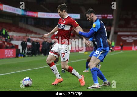 MIDDLESBROUGH, ANGLETERRE. 16 MARS :Paddy McNair de Middlesbrough et Andrew Hughes de Preston North End pendant le match de championnat Sky Bet entre Middlesbrough et Preston North End au stade Riverside, Middlesbrough, le mardi 16 mars 2021. (Credit: Mark Fletcher | MI News) Credit: MI News & Sport /Alay Live News Banque D'Images