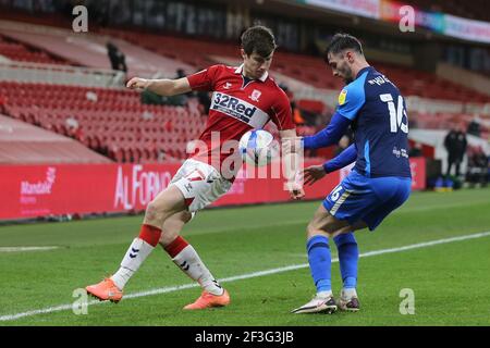 MIDDLESBROUGH, ANGLETERRE. 16 MARS :Paddy McNair de Middlesbrough et Andrew Hughes de Preston North End pendant le match de championnat Sky Bet entre Middlesbrough et Preston North End au stade Riverside, Middlesbrough, le mardi 16 mars 2021. (Credit: Mark Fletcher | MI News) Credit: MI News & Sport /Alay Live News Banque D'Images