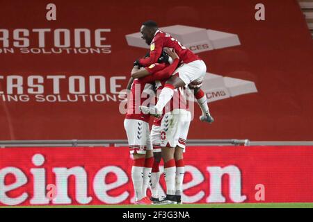 MIDDLESBROUGH, ANGLETERRE. 16 MARS : Marcus Tavernier de Middlesbrough fête avec Yannick Bolasie, Chuba Akpom et Marc Bola après avoir marquant leur deuxième but lors du match de championnat Sky Bet entre Middlesbrough et Preston North End au stade Riverside, à Middlesbrough, le mardi 16 mars 2021. (Credit: Mark Fletcher | MI News) Credit: MI News & Sport /Alay Live News Banque D'Images