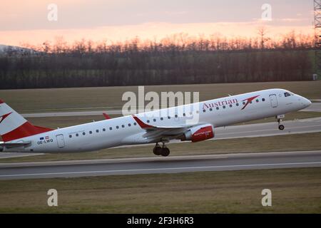 schwechat, autriche, 20 mars 2019, embraer e195lw oe-lwg exploité par des compagnies aériennes autrichiennes à partir de l'aéroport de vienne Banque D'Images