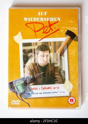 DVD de la série télévisée britannique Auf Wiedersehen PET, Royaume-Uni; la couverture présente une photo de Jimmy Nail Banque D'Images