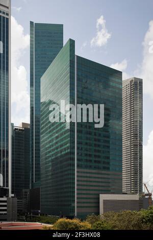 Conçu par Kohn Pedersen Fox and Architects 61, le bâtiment One Raffles Quay situé dans le quartier central des affaires de Singapour a été achevé Banque D'Images