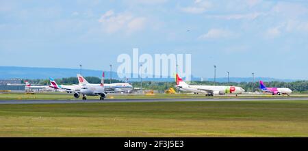 schwechat, autriche, 20 mai 2019, les avions des compagnies aériennes autrichiennes prennent leur envol à l'aéroport international de vienne Banque D'Images