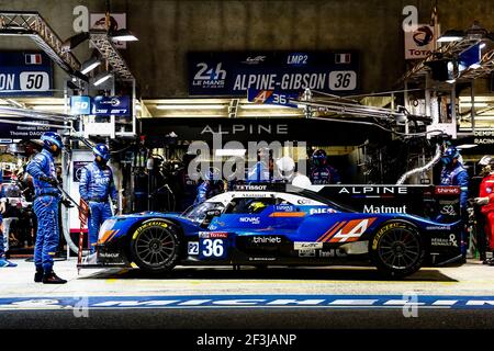 36 LAPIERRE Nicolas (fra), NEGRAO André (BRA), THIRIET Pierre (fra), Alpine A470 Gibson team Signatech Alpine Matmut, mécanique mécanicienne à pitlane pendant les 2018 heures de tests et de qualifications du 13 Mans 24 au 14 juin au circuit du Mans, France - photo: Xavi Bonilla / DPPI Banque D'Images